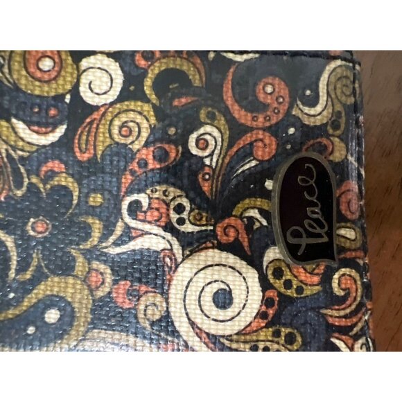 The Sak Sakroots wallet swirl design - Picture 6 of 8